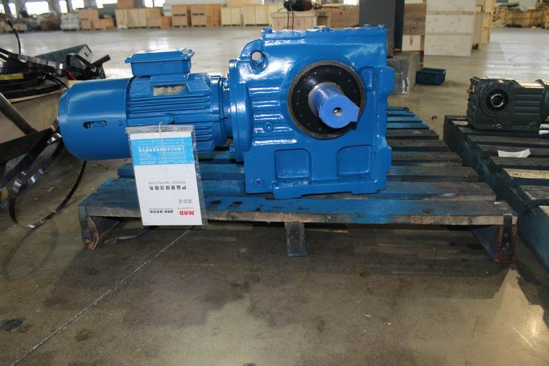 MRD S67 worm helical gearmotor